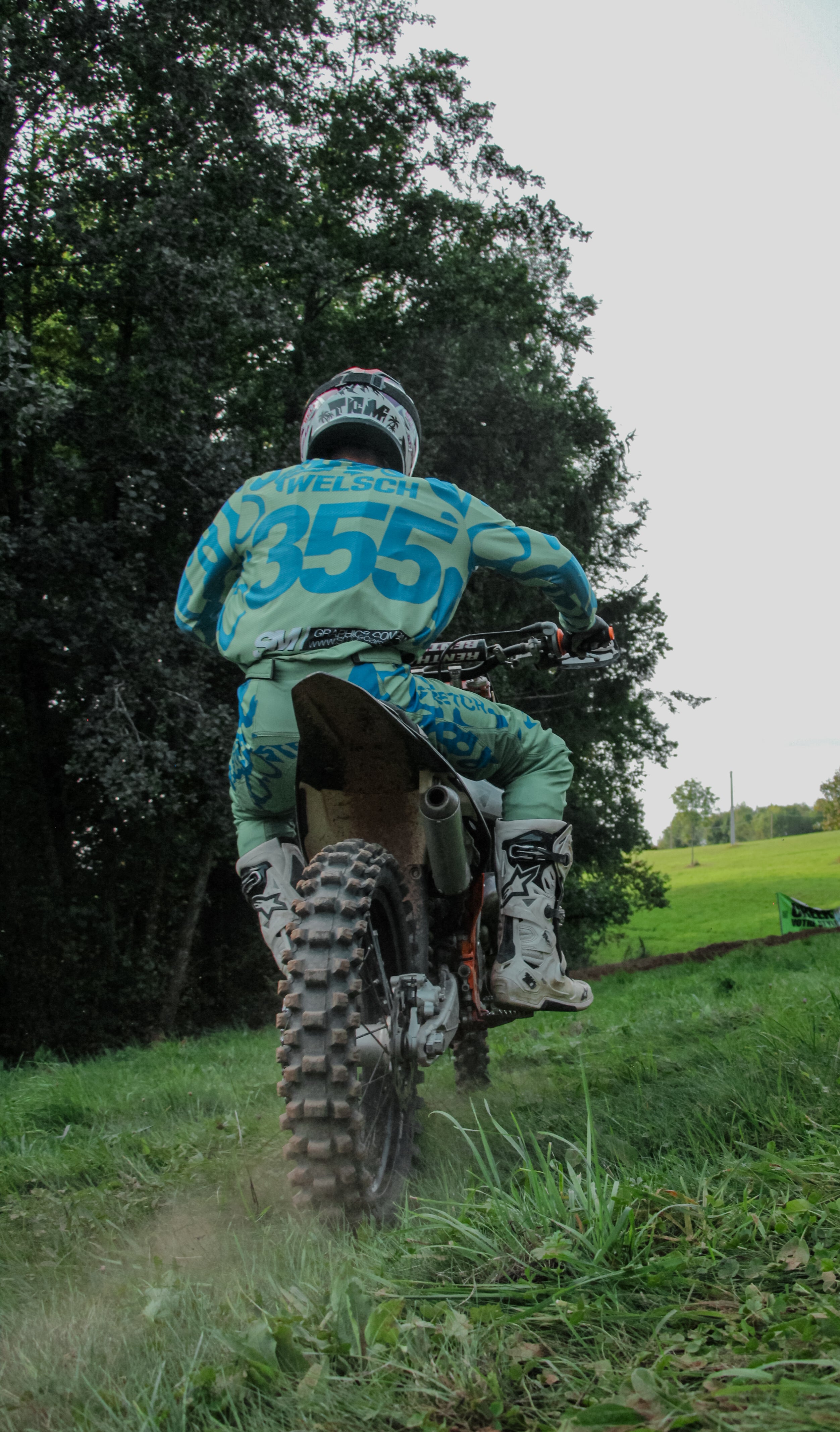 Comment créer un ensemble de tenue de motocross assorti à votre moto â Stretch Mx tenu moto cross personnalisé